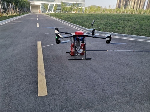可以空中破玻璃，噴干粉的消防無人機，助力高層建筑救援