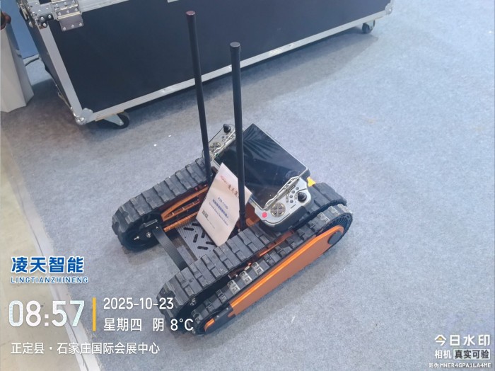 地震搜索機器人展會圖片.jpg